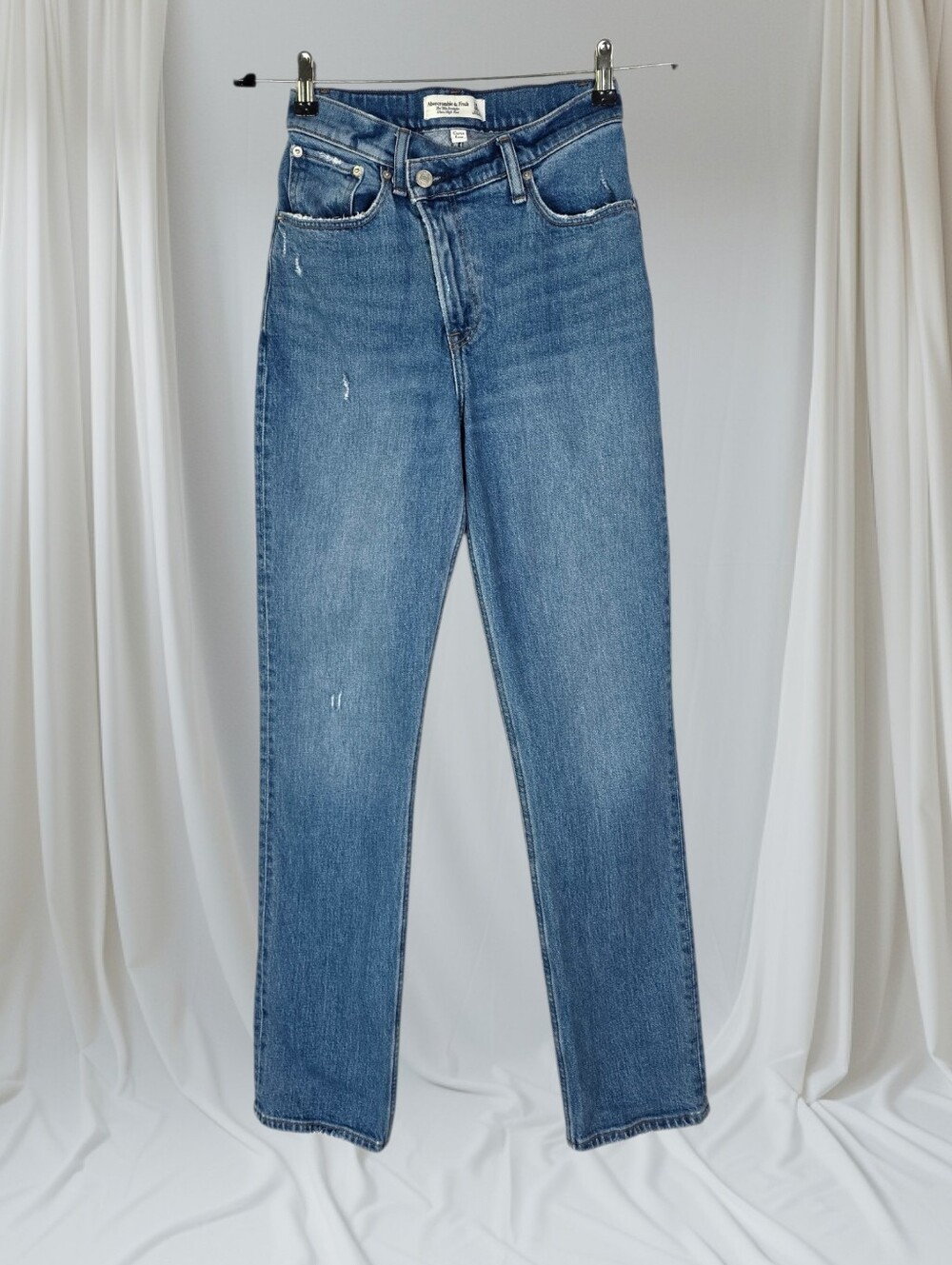A&F Curve Love The 90s Straight Ultra High Rise Criss-Cross Jeans Size 24